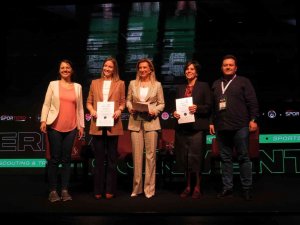 Kadın Futbolunun Gelişmesi İçin Tv Yayınlarının Artmasını İstediler