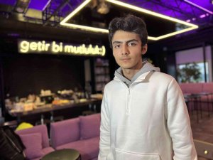 Piyano Çalan Kuryenin Hayali Piyanist Olmak