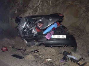 Takla Atan Otomobil 120 Metre Sürüklendi: Camdan Fırlayan Sürücü Ağır Yaralandı