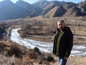 Oltu Çayı Buz Tuttu