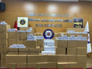İ̇zmir Polisinden Zehir Depolarına Baskın: Yüzbinlerce Sentetik Hap Ele Geçirildi