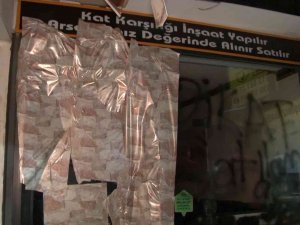 Başakşehir’de Arsa Tartışması Nedeni İle Yengesini Vuran Zanlının Dükkanını Yağmalandı