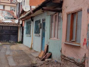 Böyle Ev Sahibi Düşman Başına