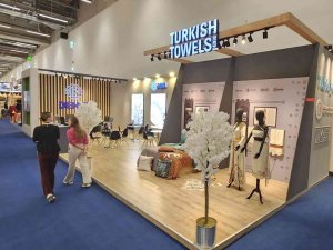 Deni̇b 79 Üyesinin 2023 Koleksiyonlarını Almanya’da Görücüye Çıkardı