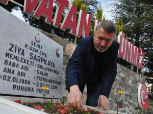 Şehit Babası, Haftada 3 Gün Oğlunun Mezarına Gidiyor