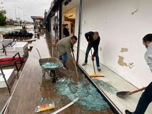 Antalya’da Hortum Dehşeti Kamerada