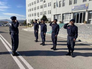 İ̇kizler, Aynı Birlikte Askerlik Yapıyor