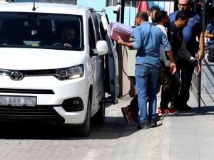 Eşini 22 Bıçak Darbesiyle Öldüren Sanık, Susma Hakkını Kullandı