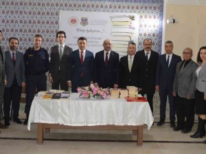 Tavşanlı Adliyesi’nde Kitap Bağış Stantı