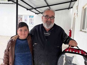 Kedinin Midesinden İğne Çıktı