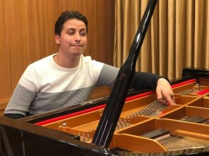 Görme Engelli Piyanist Yılmaz, Sahneye Çıkacak