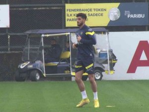 Fenerbahçe’nin Yeni Transferi Samet Akaydin İlk Antrenmanına Çıktı