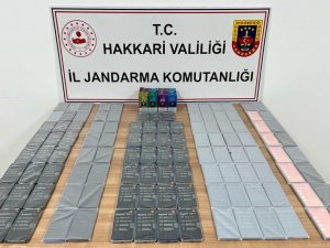Cep Telefonu Ve Elektronik Sigara Ele Geçirildi