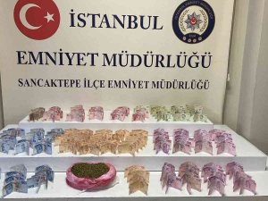 Sancaktepe’de Polisten Kaçan Sürücünün Aracından Uyuşturucu Madde Çıktı