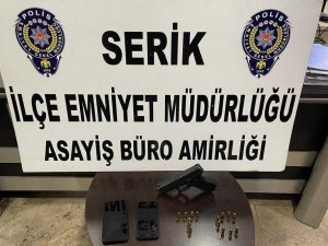 Antalya’da 2 Kişiyi Yaralayan, 1 İşyerini Kurşunlayan Şahıs Yakalandı
