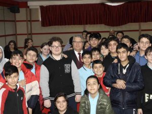 Başkan Çerçi Ahmet Yesevili Öğrencilerle Buluştu