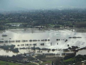 Karabağlar Yaylası Yağışlar Sonrası Göle Döndü