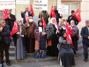 Evlat Nöbetindeki Baba: “Çocuklarımız Hdp İl Binasından Götürüldü”