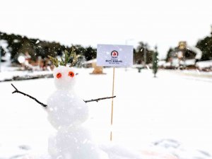 Teleferik Beyaza Büründü, Kayak Merkezinde Kar Kalınlığı 1 Metreyi Aştı