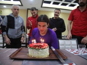 Sivasspor’da Charis Charisis’e Sürpriz Doğum Günü