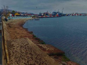 Fırtına Tekirdağ Sahillerini Kızıla Boyadı