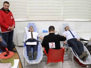 Ağrı Tarım Ve Orman Müdürü Engin Kızılay’a Kan Bağışında Bulundu