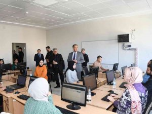 Vali Çuhadar, Halk Eğitim Merkezinde İncelemelerde Bulundu