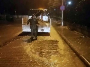 Yoğun Yağışta Belediye Ekiplerinden Anında Müdahale