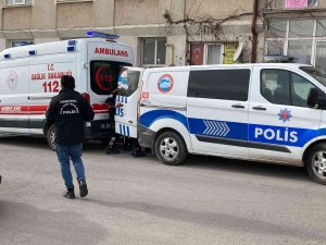 Apartman Dairesinde Ölü Bulundu, 5 Şüpheli Gözaltına Alındı
