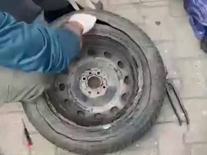 Stepne Lastiğini Yarıp İçerisine Uyuşturucu Saklamışlar