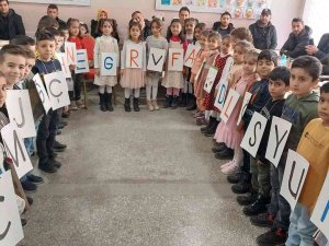 Ağrı’da Miniklerin Okuma Bayramı Sevinci