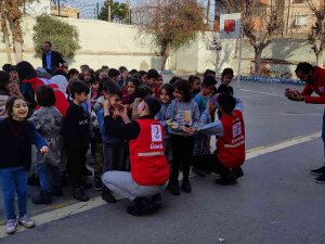Kızılay Şubesi Öğrenciler İle Eğlendi