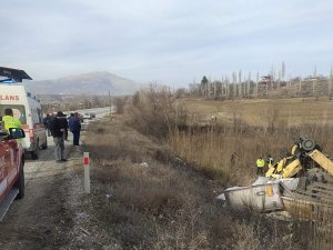 Tır Takla Attı: 1 Yaralı