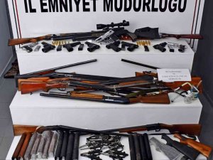 Isparta’da Eş Zamanlı Kaçak Silah Operasyonu