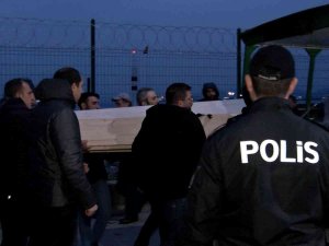 Günlerdir Kayıp Olan Eşinin Cansız Bedenini Sahilde Buldu