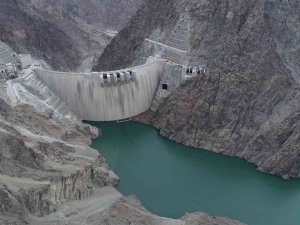 Bakan Kirişci: “Mühendislerimizin Şaheseri Yusufeli Barajı’nda İlk Su Tahliyesi Gerçekleşti”