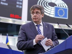 Eski Katalonya Özerk Hükümet Başkanı Puigdemont Hakkındaki Suçlamalar Düşürüldü