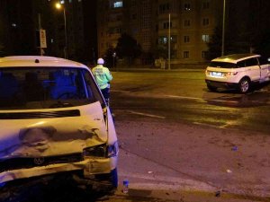 Kayseri’de Cip İle Ticari Araç Çarpıştı: 7 Yaralı