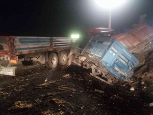 Konya’da Tır Traktörün Römorkuna Çarptı: 3 Yaralı