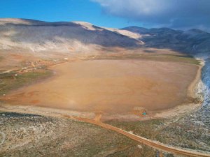 Yağış Yeterli Olmayınca Karagöl Tamamen Kurudu