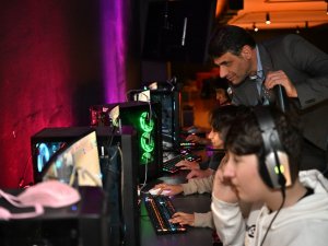 Bu Akademi Gençlerin Gözdesi Oldu