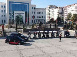 Elazığ’da ’Yunus Timlerinden’ Gövde Gösterisi