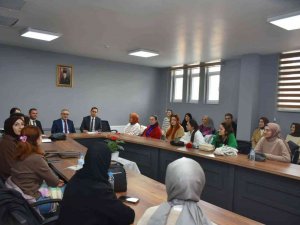Müdür Akyol Öğretmenlere Ders Verdi
