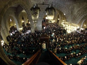 Bin Bir Hatim Duası İçin Vatandaşlar Camiye Akın Etti