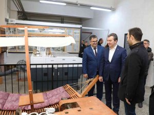 Bergama’nın Parklarını Öğrencilerin Yaptığı Banklar Süsleyecek