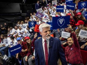 Çekya’da Halk Yeni Devlet Başkanını Seçmek İçin Sandık Başında