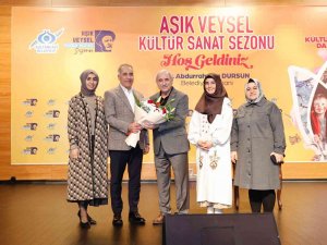 Sevilen Şair Nurullah Genç, Sultangazililerle Buluştu