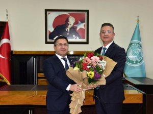 Baün Rektörü Prof. Dr. Yücel Oğurlu, Görevine Başladı
