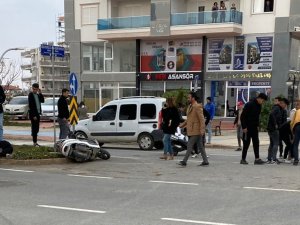 Gazipaşa’da 2 Motosiklet Çarpıştı: 1’i Ağır 4 Yaralı