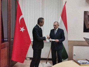 Milli Eğitim Bakanı Özer, Macaristan İ̇çişleri Bakanı Pinter İle Görüştü